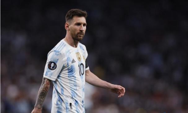 11月15日原油期货收盘上涨1.38%，报461.7元